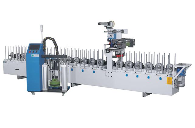 包覆機(jī)工作